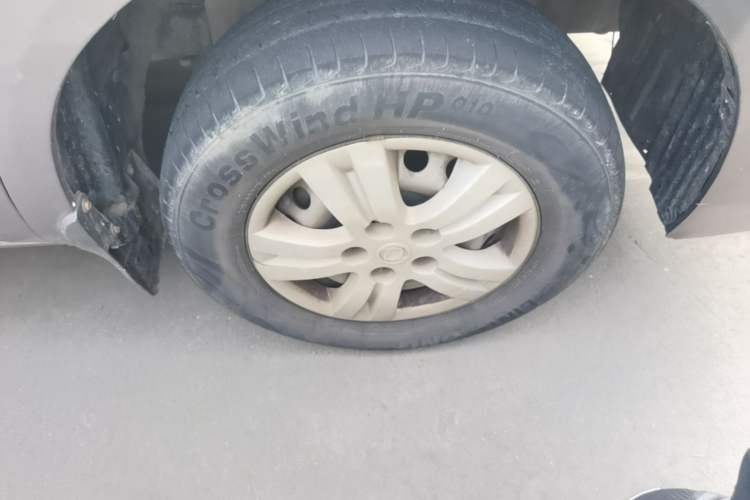 Used FORTHING Lingzhi 2016 M3L 1.6L 7-Seater Comfort Model Right Front Wheel Hub