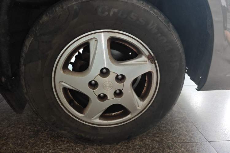 Used FORTHING Lingzhi 2016 M3 1.6L 7-Seater Luxury Model China V Standard Right Front Wheel Hub