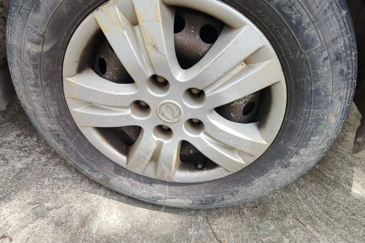 Used FORTHING Lingzhi 2016 M3L 1.6L 7-Seater Comfort Model Right Front Wheel Hub
