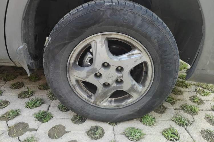 Used FORTHING Lingzhi 2016 M3 1.6L 7-Seater Comfort Model China IV Standard Right Front Wheel Hub
