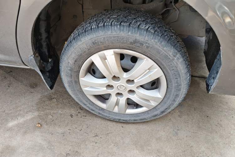 Used FORTHING Lingzhi 2016 M3L 1.6L 7-Seater Standard Model Right Front Wheel Hub