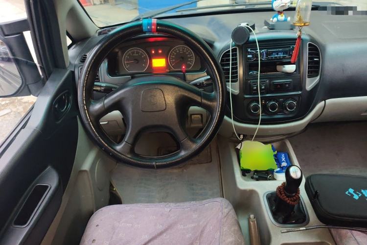 Used FORTHING Lingzhi 2016 V3 1.5L 7-Seater Standard Model China V Emission Standard Steering Wheel