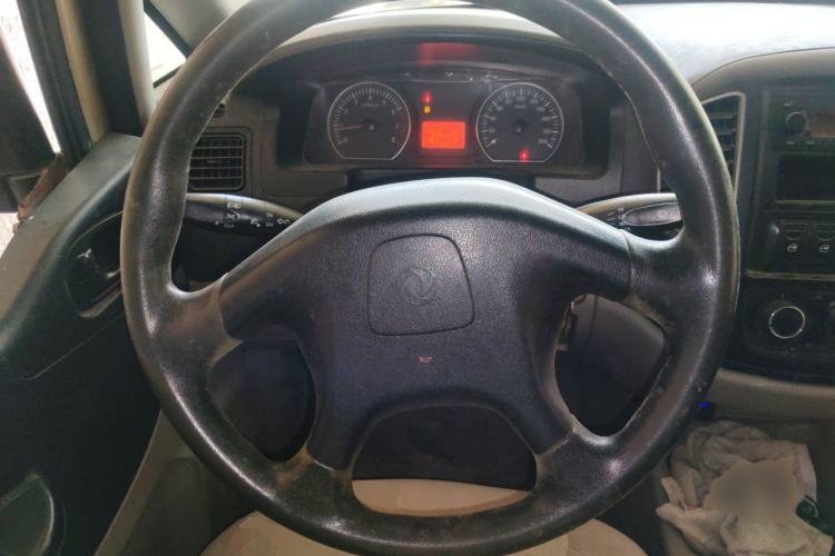 Used FORTHING Lingzhi 2016 V3 1.5L 7-Seater Comfort Model China V Standard Steering Wheel