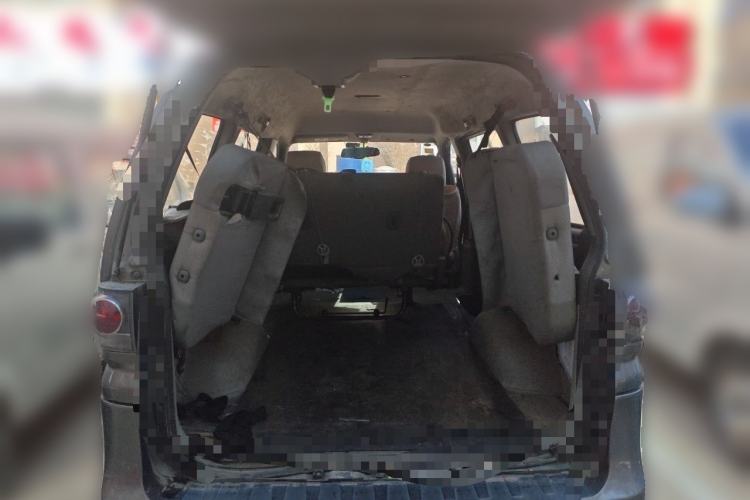 Used FORTHING Lingzhi 2016 V3 1.5L 7-Seater Standard Model China V Emission Standard Trunk