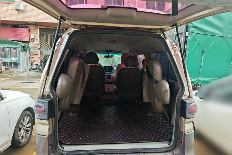 Used FORTHING Lingzhi 2016 M3L 1.6L 7-Seater Comfort Model Trunk