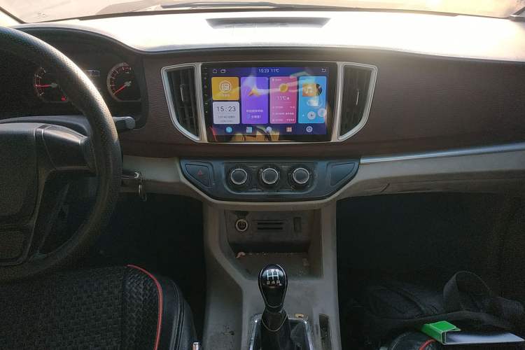 Used FORTHING Lingzhi 2017 M5L 1.6L 7-Seater Standard Model Audio And AC Panel