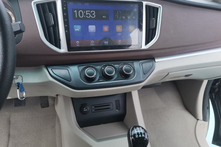 Used FORTHING Lingzhi 2017 M5L 1.6L 7-Seater Standard Model Audio And AC Panel
