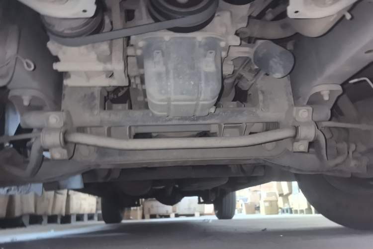 Used FORTHING Lingzhi 2017 M5L 1.6L 7-Seater Standard Model Chassis Front