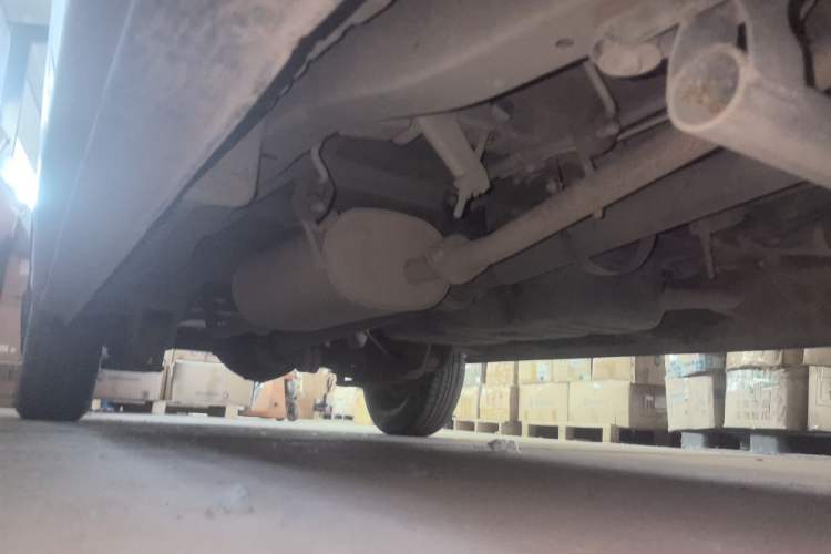 Used FORTHING Lingzhi 2017 M5L 1.6L 7-Seater Standard Model Chassis Front Right