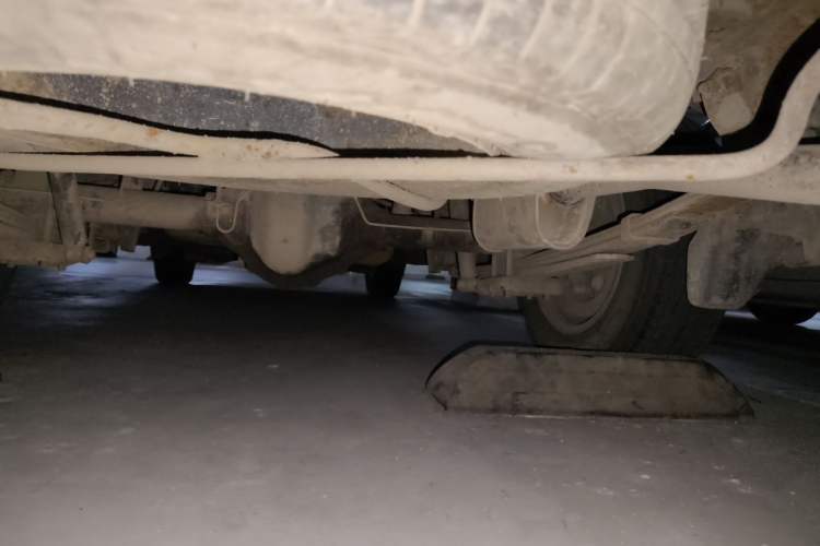 Used FORTHING Lingzhi 2017 M5L 1.6L 7-Seater Standard Model Chassis Rear