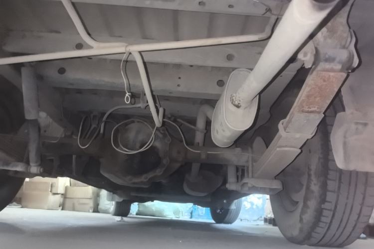 Used FORTHING Lingzhi 2017 M5L 1.6L 7-Seater Standard Model Chassis Rear