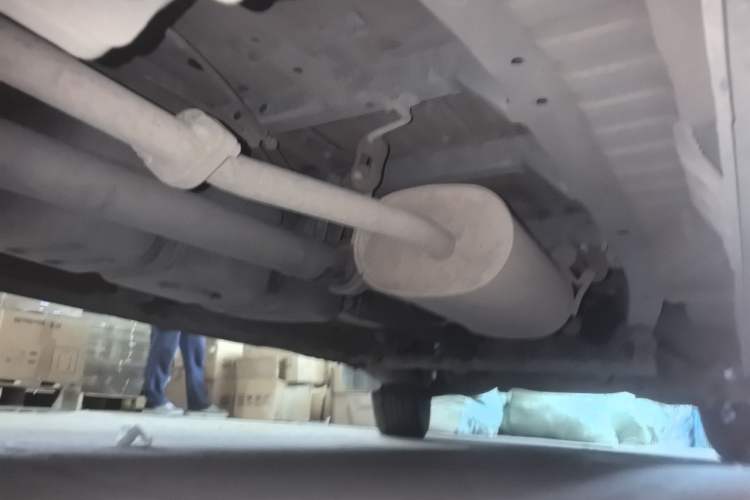Used FORTHING Lingzhi 2017 M5L 1.6L 7-Seater Standard Model Chassis Rear Right