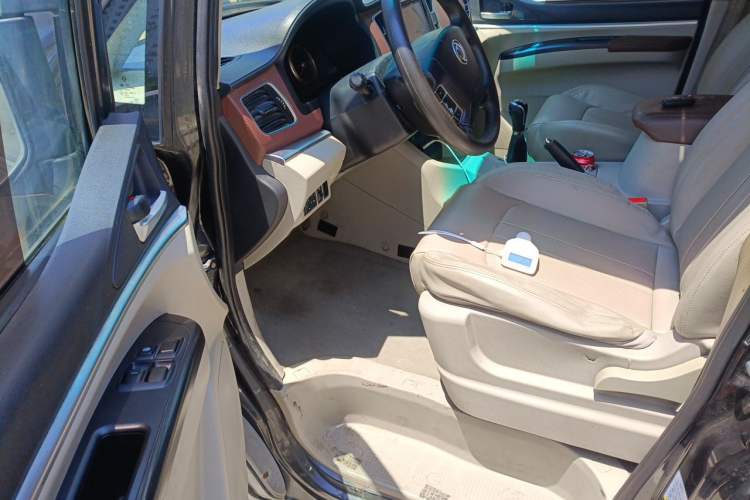 Used FORTHING Lingzhi 2017 M5 1.6L Luxury Model Driver Seat