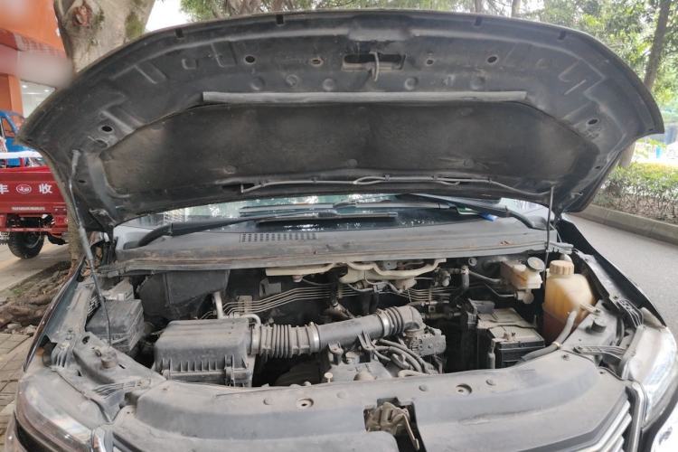 Used FORTHING Lingzhi 2017 M5L 1.6L 7-Seater Standard Model Engine Bay