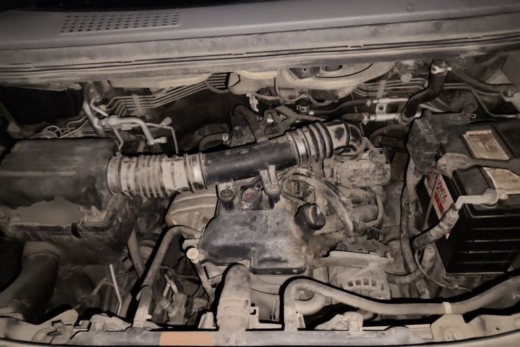 Used FORTHING Lingzhi 2017 M5L 1.6L 7-Seater Standard Model Engine Bay