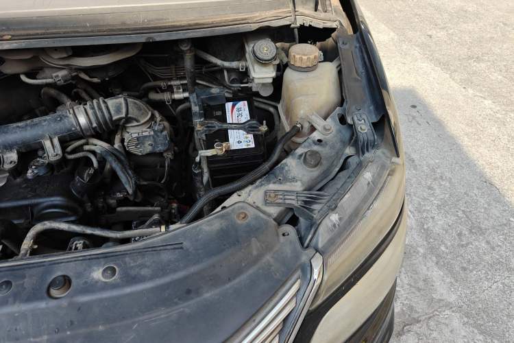 Used FORTHING Lingzhi 2017 M5 1.6L Comfort Model Engine Bay Left