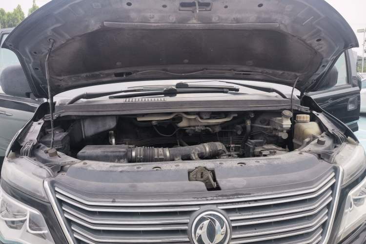 Used FORTHING Lingzhi 2017 M5L 1.6L 7-Seater Standard Model Engine Bay
