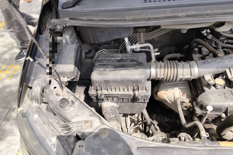 Used FORTHING Lingzhi 2017 M5 1.6L Luxury Model Engine Bay Right
