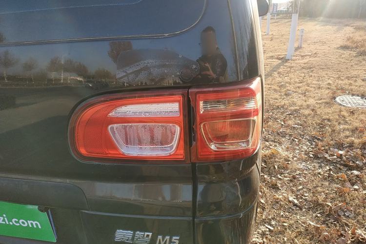 Used FORTHING Lingzhi 2017 M5L 1.6L 7-Seater Standard Model Exterior 2