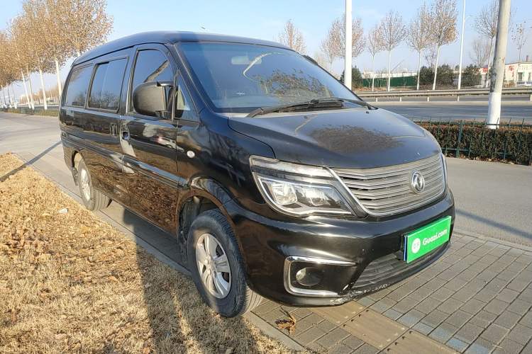 Used FORTHING Lingzhi 2017 M5L 1.6L 7-Seater Standard Model Front Right 45 Deg