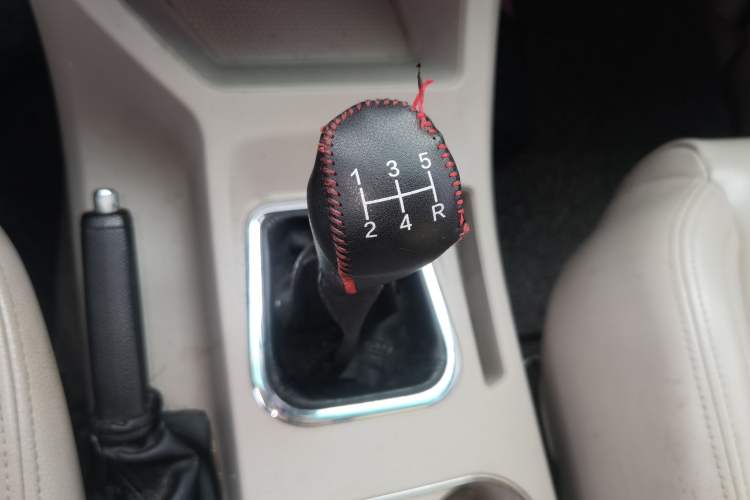 Used FORTHING Lingzhi 2017 M5 1.6L Luxury Model Gear Lever