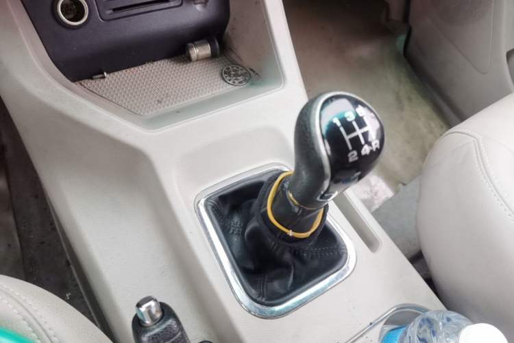 Used FORTHING Lingzhi 2017 M5L 1.6L 7-Seater Standard Model Gear Lever