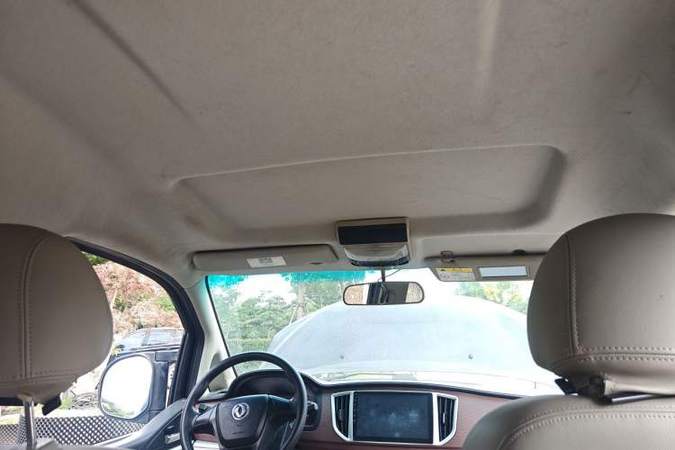 Used FORTHING Lingzhi 2017 M5L 1.6L 7-Seater Comfort Model Headliner