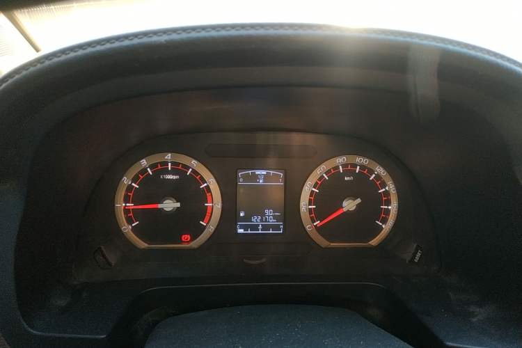 Used FORTHING Lingzhi 2017 M5L 1.6L 7-Seater Standard Model Instrument Cluster