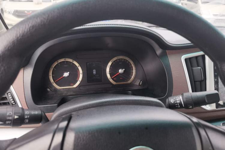Used FORTHING Lingzhi 2017 M5L 1.6L 7-Seater Standard Model Instrument Cluster