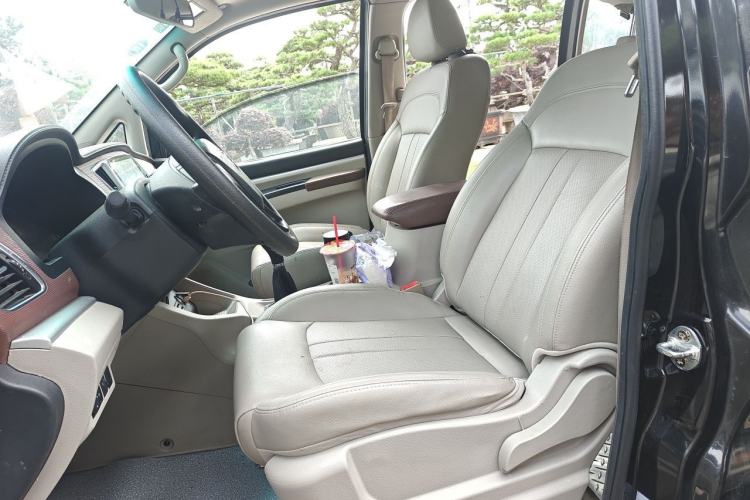 Used FORTHING Lingzhi 2017 M5L 1.6L 7-Seater Comfort Model Left Front Seat