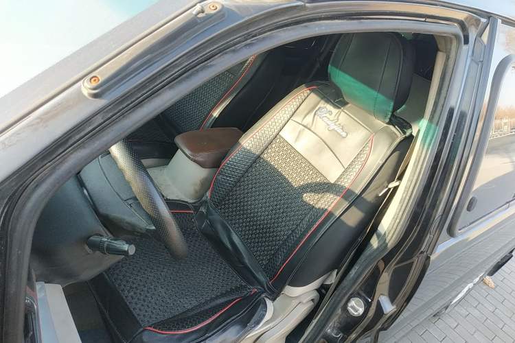 Used FORTHING Lingzhi 2017 M5L 1.6L 7-Seater Standard Model Left Front Seat