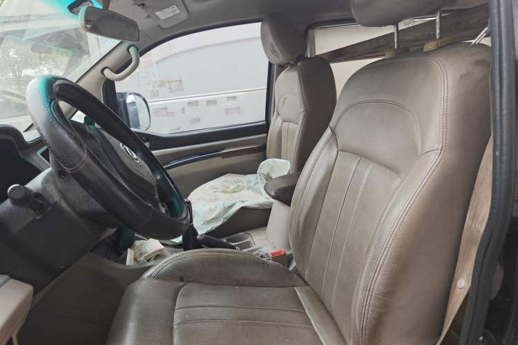 Used FORTHING Lingzhi 2017 M5L 1.6L 7-Seater Comfort Model Left Front Seat