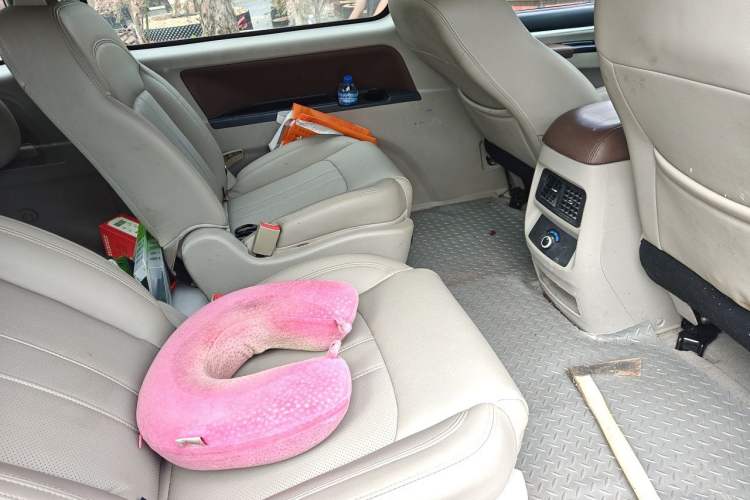 Used FORTHING Lingzhi 2017 M5L 1.6L 7-Seater Comfort Model Left Rear Seat