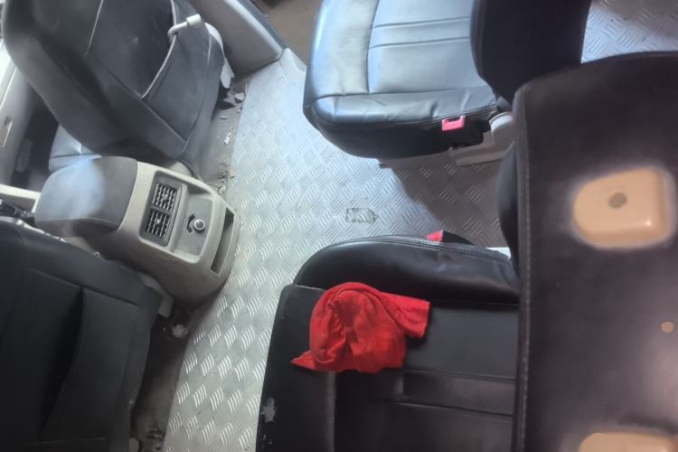 Used FORTHING Lingzhi 2017 M5L 1.6L 7-Seater Standard Model Left Rear Seat