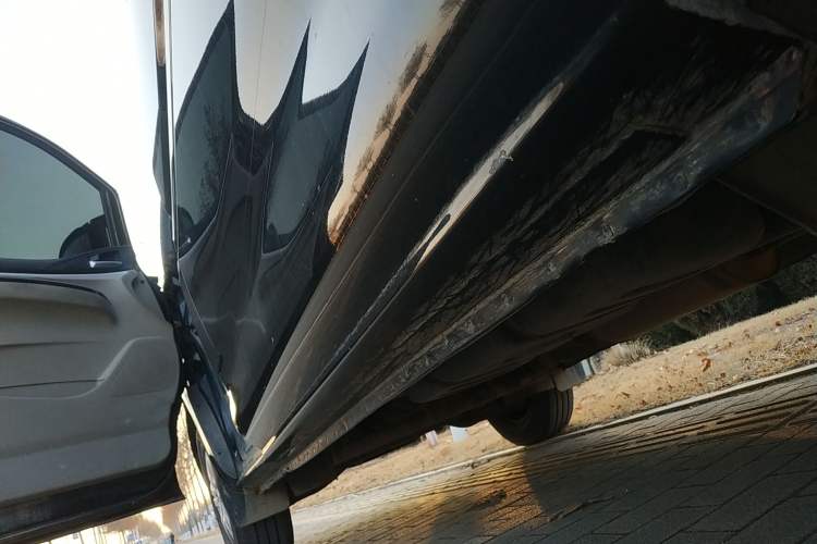 Used FORTHING Lingzhi 2017 M5L 1.6L 7-Seater Standard Model Left Side Sill