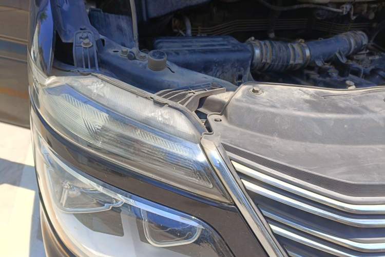 Used FORTHING Lingzhi 2017 M5 1.6L Luxury Model Right Front Headlight