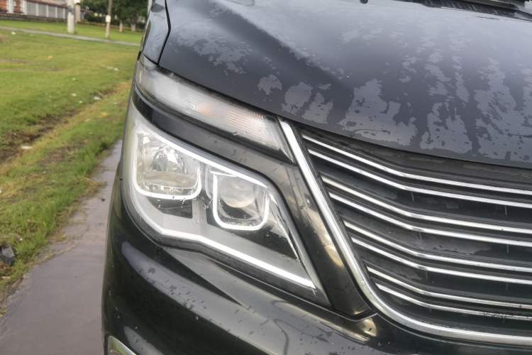 Used FORTHING Lingzhi 2017 M5 1.6L Luxury Model Right Front Headlight