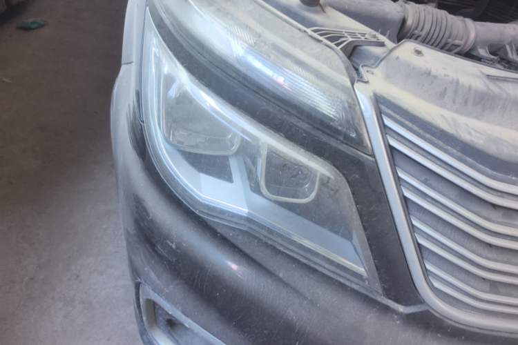 Used FORTHING Lingzhi 2017 M5L 1.6L 7-Seater Standard Model Right Front Headlight