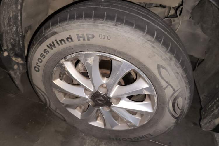 Used FORTHING Lingzhi 2017 M5L 1.6L 7-Seater Standard Model Right Front Wheel Hub