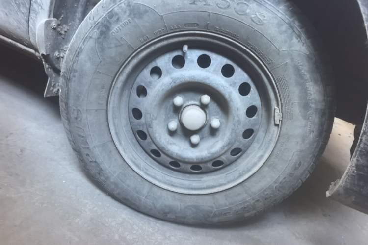 Used FORTHING Lingzhi 2017 M5L 1.6L 7-Seater Standard Model Right Front Wheel Hub
