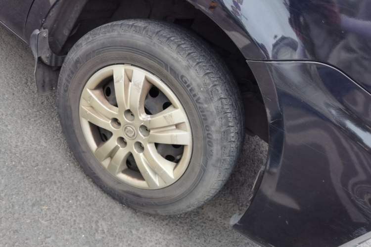 Used FORTHING Lingzhi 2017 M5L 1.6L 7-Seater Standard Model Right Front Wheel Hub