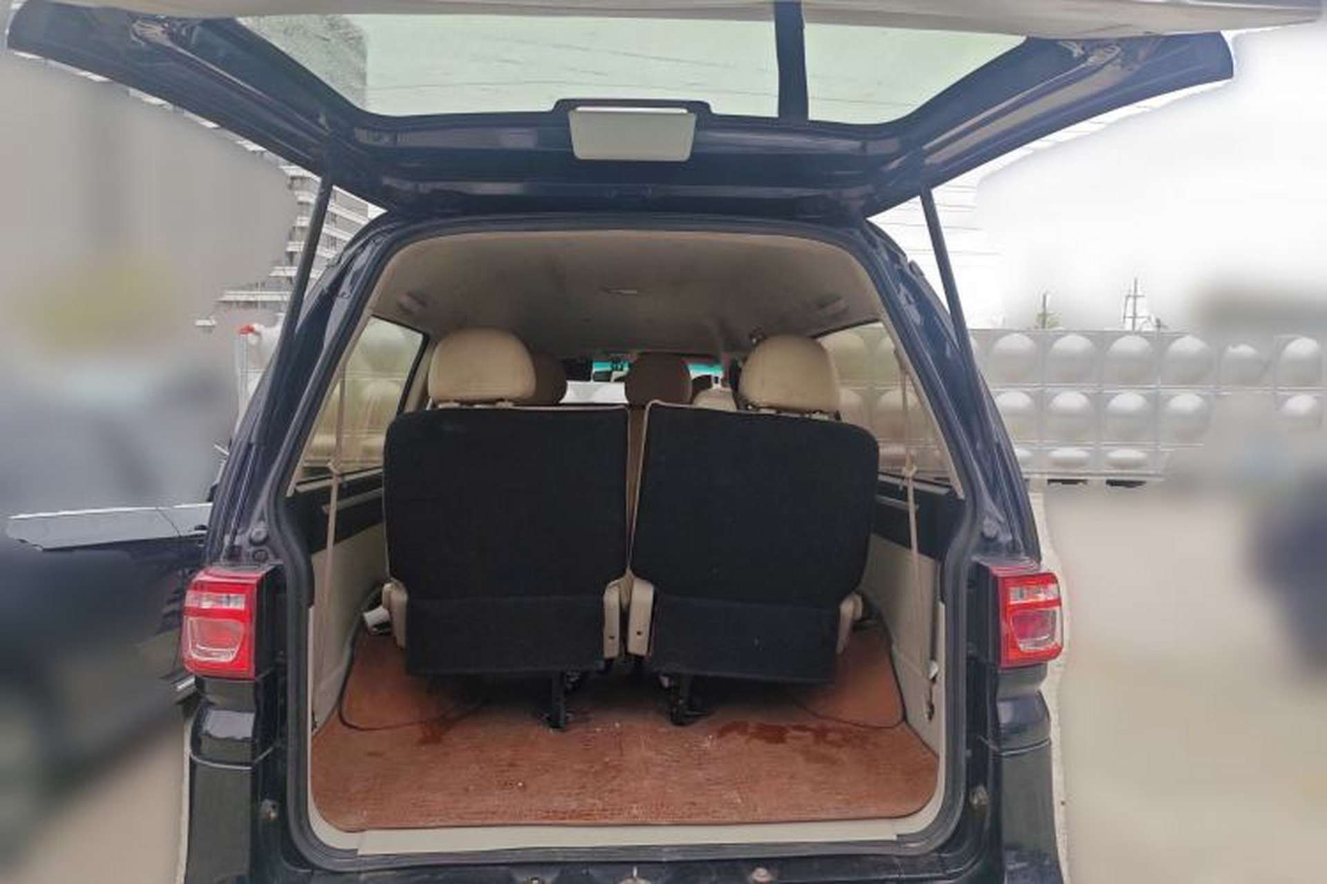 Used FORTHING Lingzhi 2017 M5L 1.6L 7-Seater Standard Model Trunk