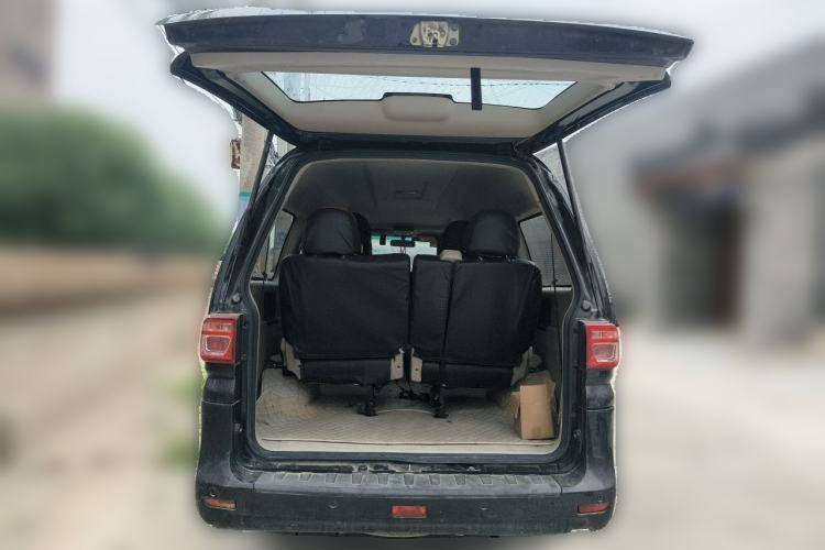 Used FORTHING Lingzhi 2017 M5L 1.6L 7-Seater Standard Model Trunk