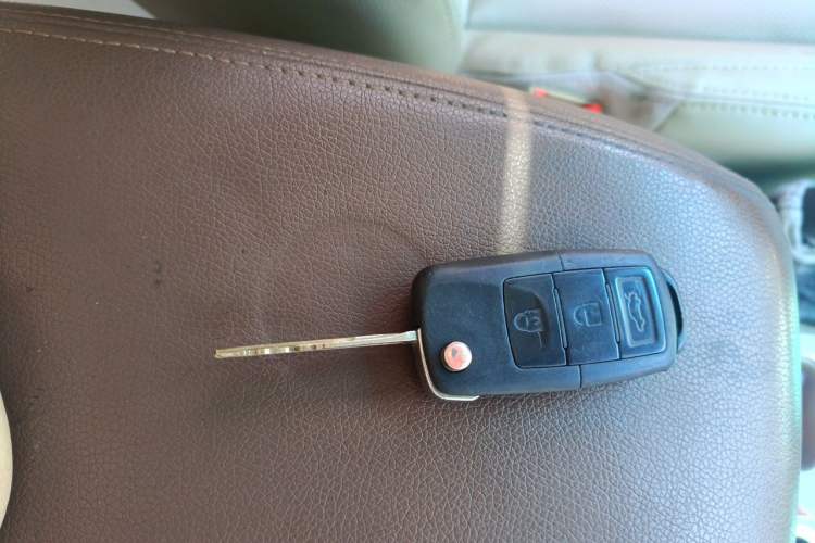 Used FORTHING Lingzhi 2017 M5 1.6L Luxury Model Vehicle Key