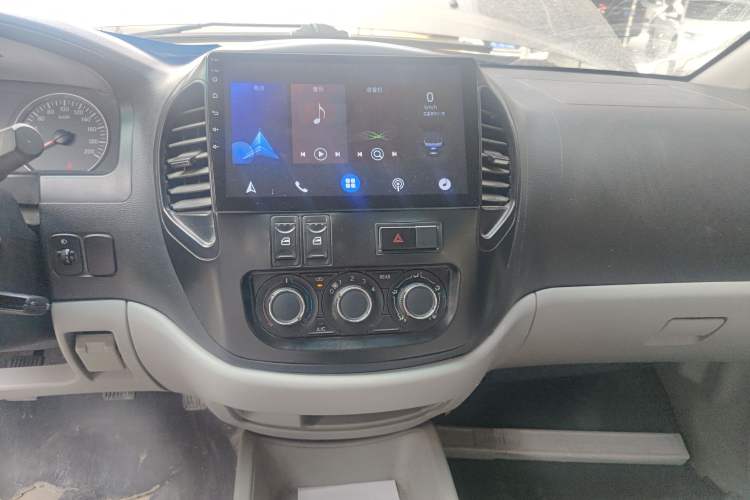 Used FORTHING Lingzhi 2017 Facelifted M3L 1.6L 7-Seater Standard Version Audio And AC Panel