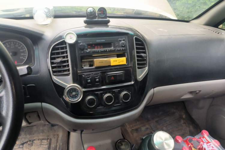 Used FORTHING Lingzhi 2017 M3L 1.6L 7-Seater Comfort Model Audio And AC Panel
