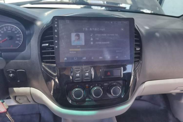 Used FORTHING Lingzhi 2017 Facelifted M3L 1.6L 7-Seater Standard Version Audio And AC Panel