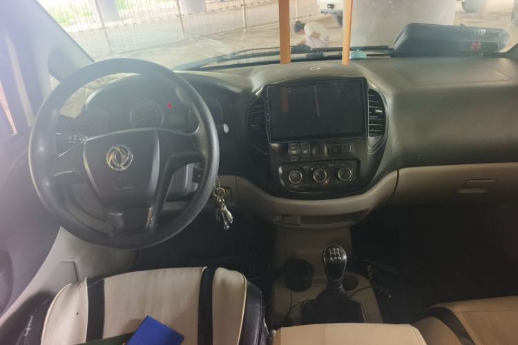 Used FORTHING Lingzhi 2017 Restyled M3L 1.6L 7-Seater Comfort Version Center Console