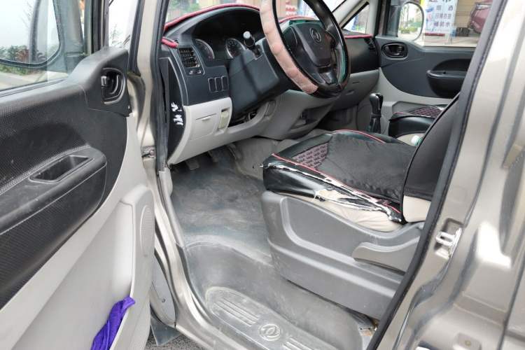 Used FORTHING Lingzhi 2017 M3L 1.6L 7-Seater Standard Model Driver Seat