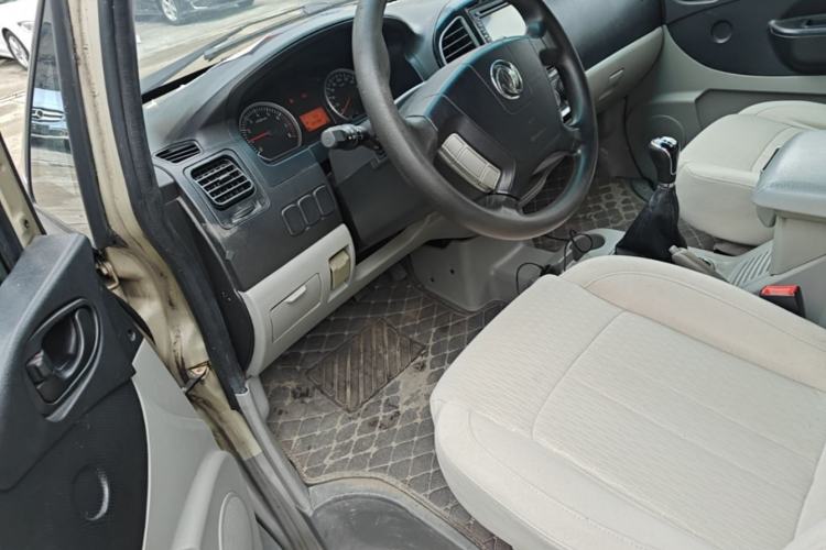 Used FORTHING Lingzhi 2017 M3L 1.6L 7-Seater Comfort Model Driver Seat